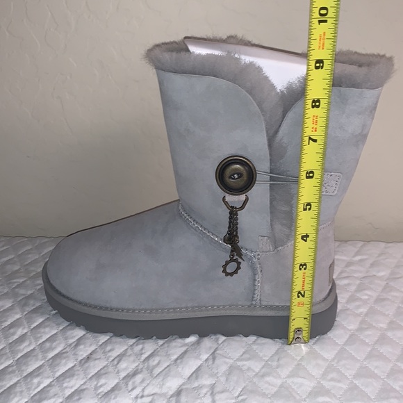 UGG SIZE 6 BRAND NEW IN BOX AZALEA CHARM GORGEOUS BOOTS - Picture 15 of 15